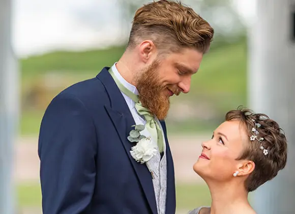 Ensitreffit alttarilla -pari Miikka ja Henni ilmoittivat eronneensa syksyllä – Henni muutti jo kesällä toiseen kaupunkiin