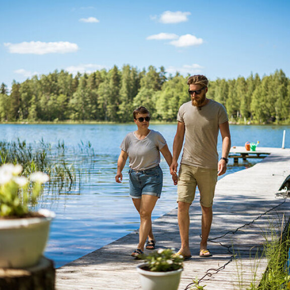 Miikka ja Henni viettivät ohjelman kuvausten puitteissa yhteistä kesää. a