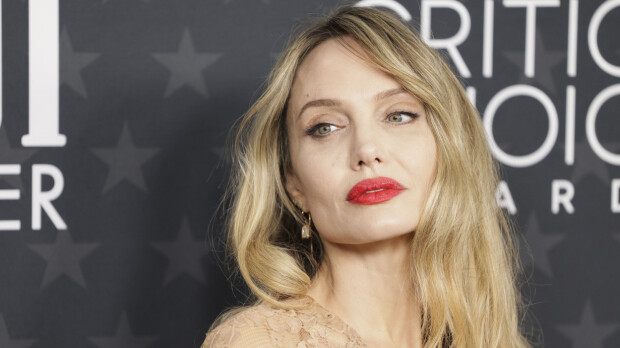 Insestikohu ja outoja verileikkejä – Angelina Jolie 50 vuotta