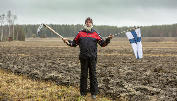 Suo, kuokka ja Jussi ikuistettuna herran vuonna 2019.