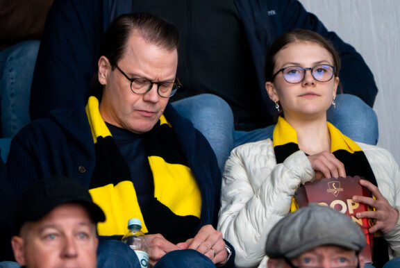 Prinsessa Estelle on kiertänyt AIK-katsomoita pienestä pitäen, joskin harvoin näin pettyneenä.