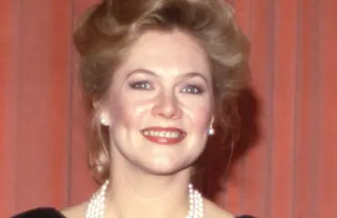 Muistatko tätä takavuosien Hollywood-tähteä? Haurastunut Kathleen Turner, 70, on lohduton näky