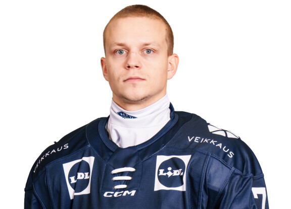 Puolustaja Atro Leppänen.