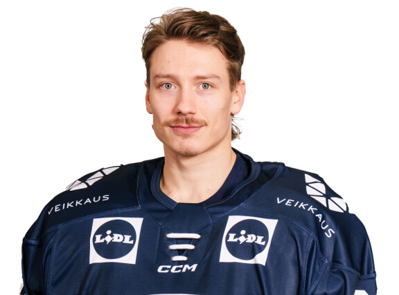 Maalivahti Emil Larmi.