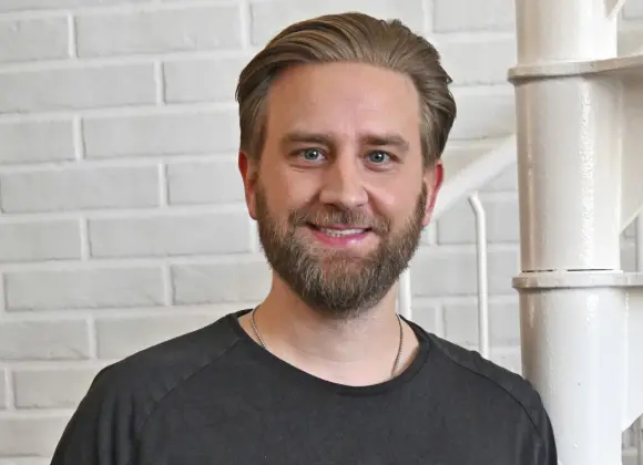 Joel Harkimo avautuu isänsä julkisuudesta – ikäviä kokemuksia lapsuudesta