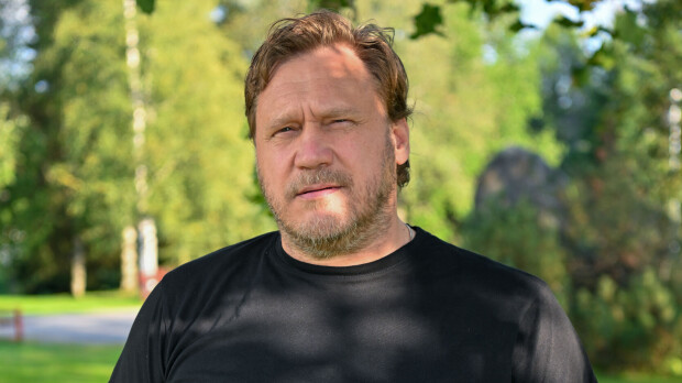 Samuli Edelmann ja laulajakaunotar – herkkä video