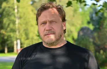 Samuli Edelmann ja laulajakaunotar – herkkä video