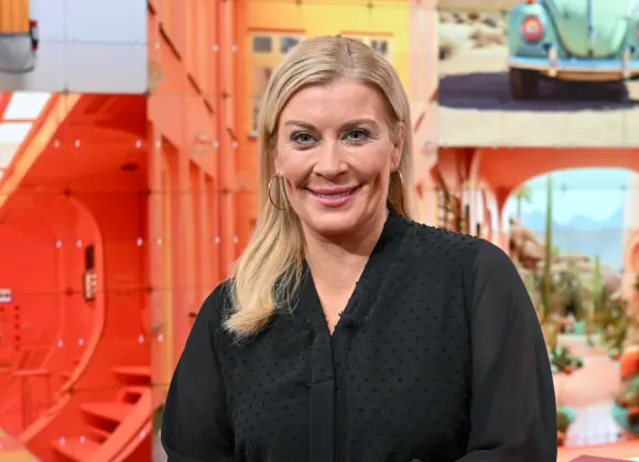 Kirsi Alm-Siiran nauru sai tv-kansan hullaantumaan – kuuntele vaikka itse