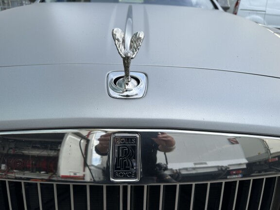 Rolls-Royce on brittiläisen autoteollisuuden helmi.