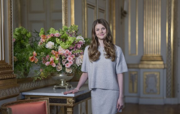 Estelle on syntynyt edustamaan. Aika ajoin prinsessa pääsee pönötystilaisuuksien sijaan tutustumaan hauskempiin kohteisiin.