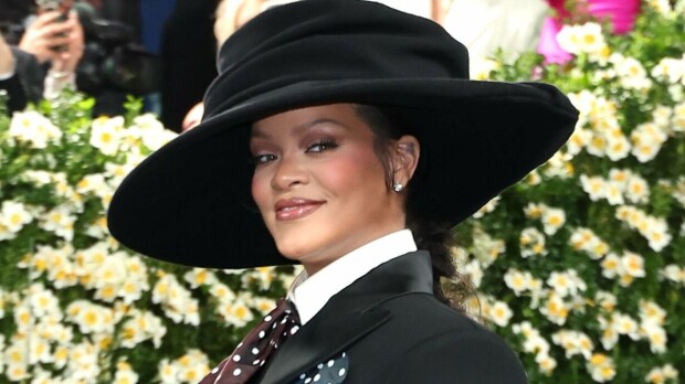 Rihanna odottaa kolmatta vauvaa – näyttävä raskausasu!