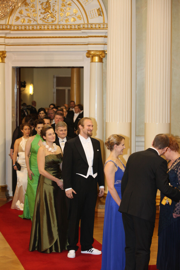 Vuonna 2010 kenkävalinta aiheutti kohun Linnan juhlissa.
