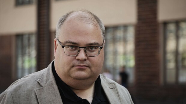Oho! Someilmiöksi noussut Ylen toimittaja Heikki Heiskanen vaihtoi vapaalle – salakuvat