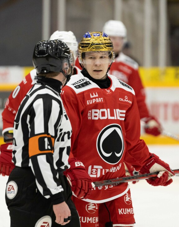 Jan-Mikael Järvinen, 37, tekee MM-debyyttinsä.