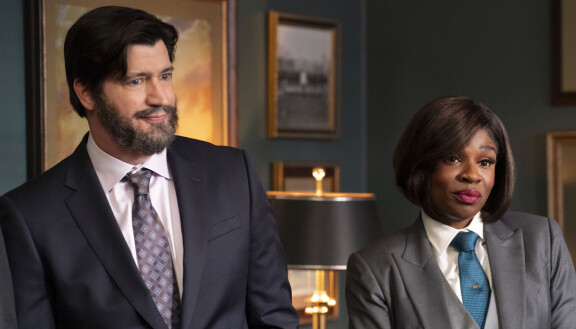 Ken Marino ja Edwina Findley loistavat rooleissaan. Netflix.
