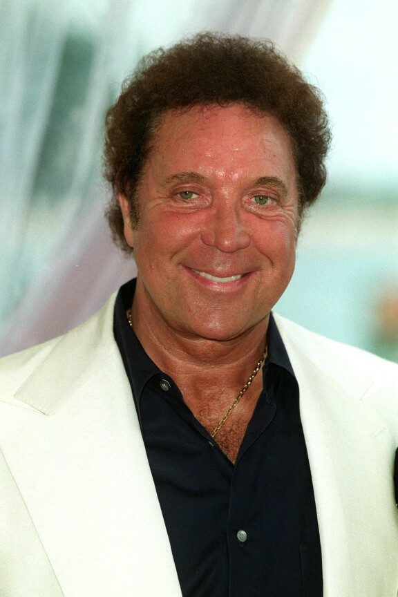 Sir Tom Jones kuvattuna vuonna 1999, jolloin Walesin tiikerin jättihitti Sexbomb julkaistiin.
