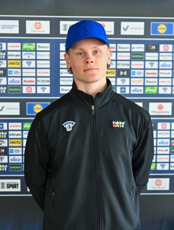 Juuso Pärssinen ei pärjäisi ilman äitiään.