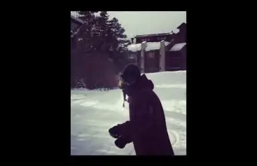 Hirvi jahtasi hiihtäjiä Coloradossa - hurja video!