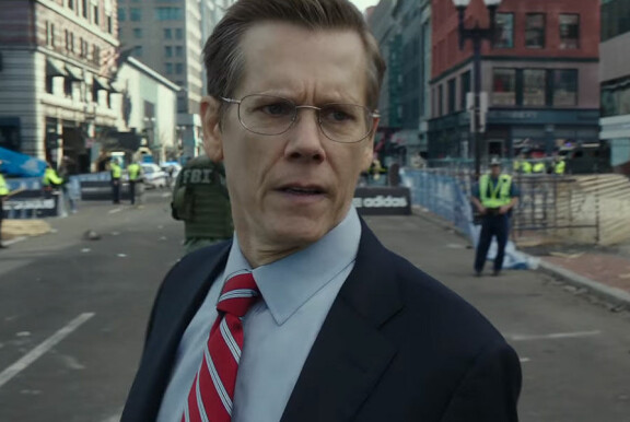 Kevin Bacon on esittänyt FBI-agenttia myös tv-sarjassa Pahan jäljillä.