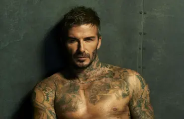 Wau, mikä seniorimalli! David Beckham, 50, tuoreissa muotikuvissa