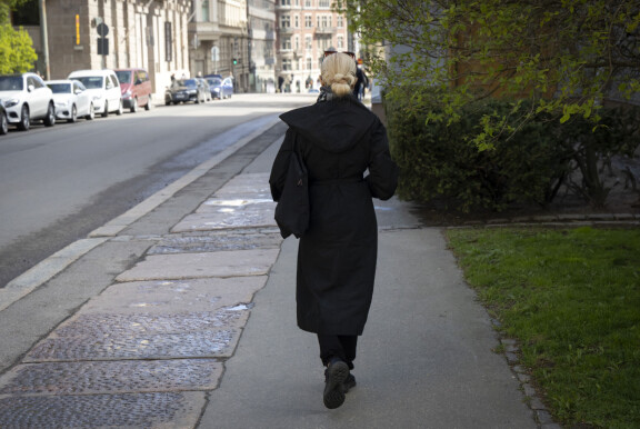 Natalia lähti kirkolta päinvastaiseen suuntaan kuin suurin osa hautajaisvieraista.