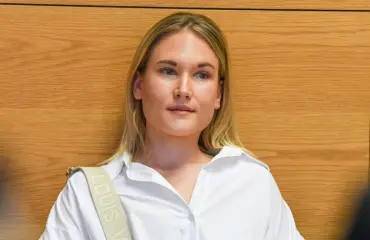Ohhoh! Netta Kukkonen ja mysteerimies pusukuvassa