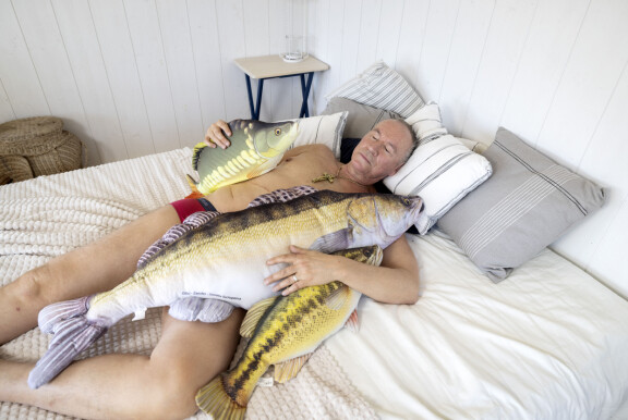 Käki kukkuu, Vainio nukkuu. Kuva vanhan kalastustilan alkumökistä.