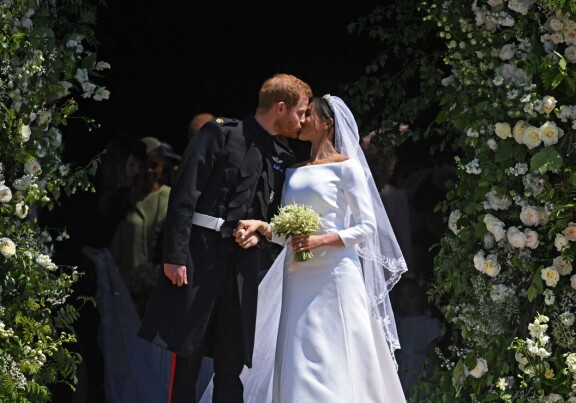 Harry ja Meghan vihittiin Windsorin linnan Pyhän Yrjön kappelissa.