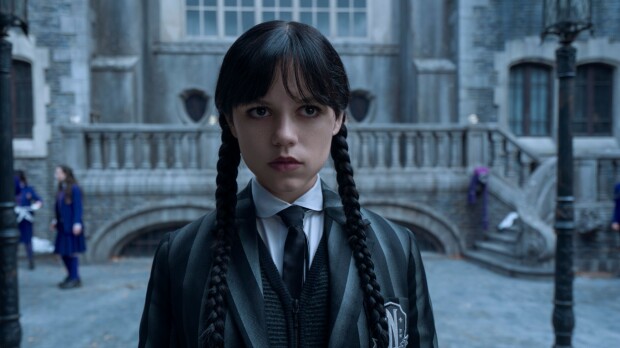 Suomalaisnäyttelijä tähdittää Netflixin hittisarjaa – tunnistaisitko?