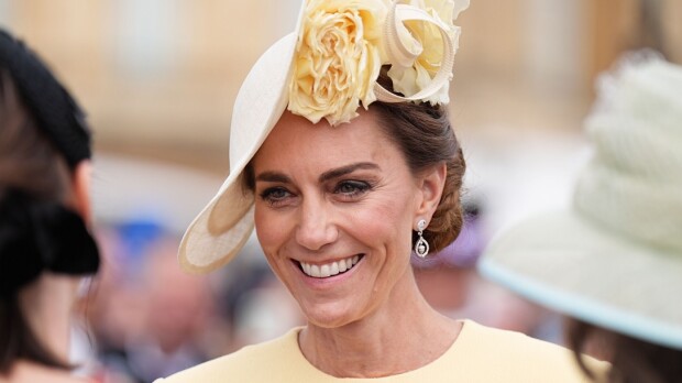 Prinsessa Catherine tyrmäävänä – asussa herkkä yksityiskohta