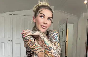 Sini Ariell pakeni omasta kodistaan