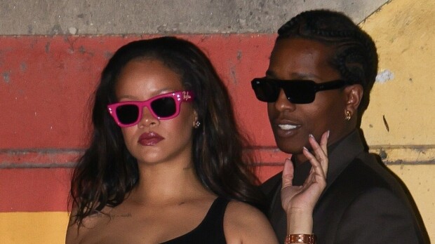 Huh! Rihanna säväyttää paljastavassa raskaustyylissä – kuvat