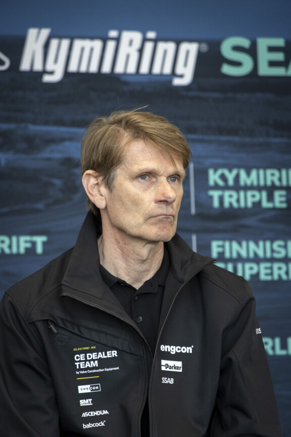 Marcus uskoo jättimäiseen rakennusprojektiinsa.