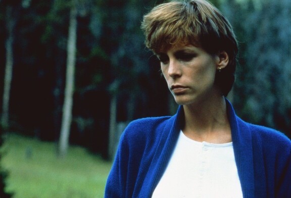 Vuonna 1987 Jamie Lee näytteli elokuvassa Äänetön voittaja. Se oli hänen ensimmäinen pitkä elokuvansa kauneusoperaation jälkeen.