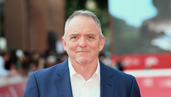 Dennis Lehane vieraili lokakuussa 2024 Rooman elokuvajuhlilla, jossa 100 litraa sahtia sai ensi-iltansa.