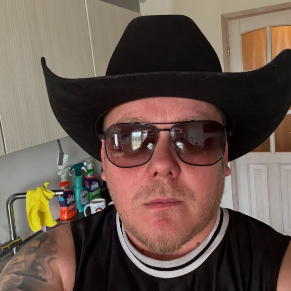 Jouko kertoo uskovansa vielä rakkauteen.