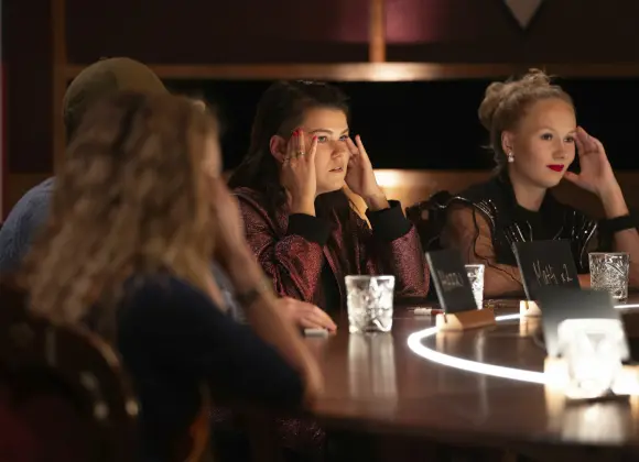 Yllättävä murha Petollisissa – vaaraton pelaaja ulos