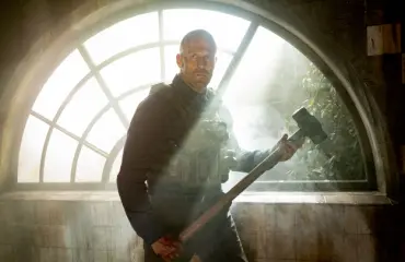 Venäläisten veri roiskuu – tällainen on suomalaisten rakastama toimintaleffa