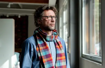 Itseoppinut Antti Reini Toivomus-sarjassa: Olen vain tehnyt juttujani