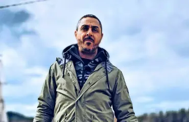 Arman Alizad on uudella kaudella Karpon jalanjäljissä - "Nyt saa sanoa jos kismittää!"