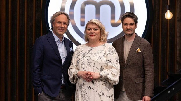 Helena Puolakka tunnustaa olleensa MasterChef-tuomarina tiukkis: 'Välillä unohdin, että kyseessä ovat amatöörikokit' masterchef_suomi_2022_eps2_tuomarit_002_kuva_juuli_aschan_ea21e8d5fa.jpg