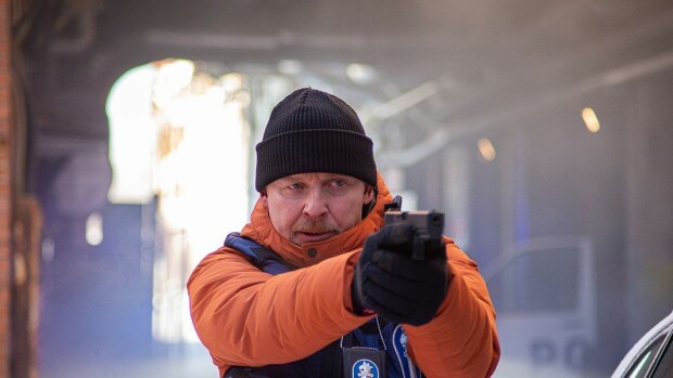 Rikossarja Koskinen saa jatkoa – toinen kausi starttaa elokuvateattereista komisario_koskinen_jakso_eero_aho_kuvaaja_eveliina_laitanen_2486_copy_47c245a13b.jpg