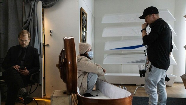 Iina Kuustonen ja Antti Luusuaniemi tähdittävät Häät ennen hautaisia -elokuvaa – Kari Ketonen debytoi ohjaajana haat_ennen_hautajaisia_0721190451.jpg