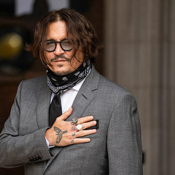 Johnny Deppin ja Amber Heardin törkyinen oikeusjupakka nähdään nyt dokumenttina – sisältää ekslusiivista materiaalia oikeuden asiakirjoista Johnny Depp