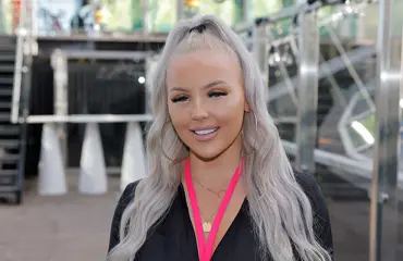 EOTB-Julia kohtaa ennakkoluuloja ulkonäkönsä takia: "Huoraa itseään"