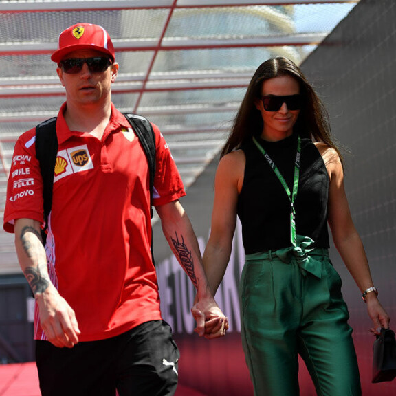 Kimi ja Minttu Räikkönen repäisivät kunnolla hääpäivänsä kunniaksi. Kimi ja Minttu Räikkönen repäisivät kunnolla hääpäivänsä kunniaksi. 