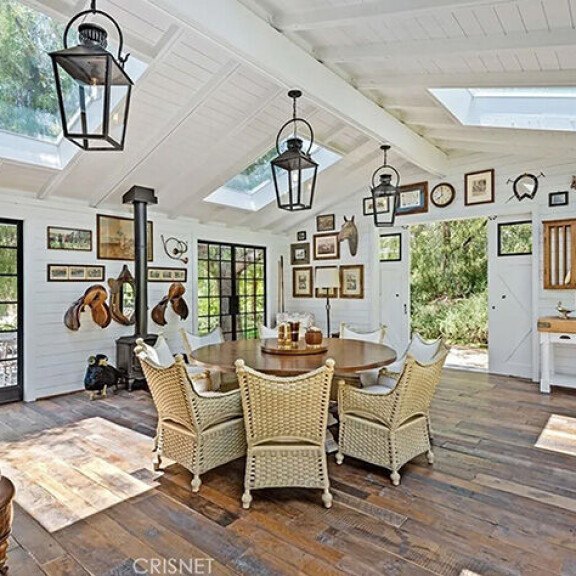 Huomaa hevosaiheinen sisustus! talo