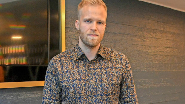 Roope Salminen ja koirat -yhtyeen Jon-Jon Geitel paloi loppuun: ”Jalat pettivät alta!” Jon-Jon Geitel avautuu loppuunpalamisesta.