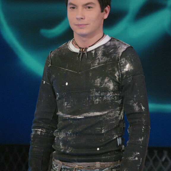 Rovaniemeläinen Antti Tuisku nousi vuoden 2003 Idolsista koko kansan tietoisuuteen. Antti Tuisku nousi vuoden 2003 Idolsista koko kansan tietoisuuteen.