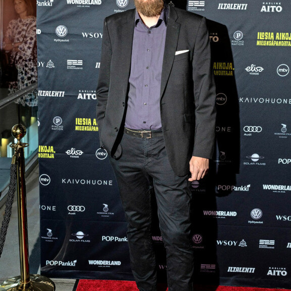 Ohhoh, suosikkinäyttelijältä udeltiin intiimejä hakiessaan vuokra-asuntoa: Ne kysymykset loukkasivat! Tuomas Kyrö